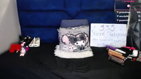 karoline online show from August 15, 7:23 am