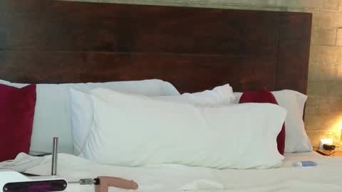 Sexy GILF Allie Kay online show from May 17, 11:06 pm