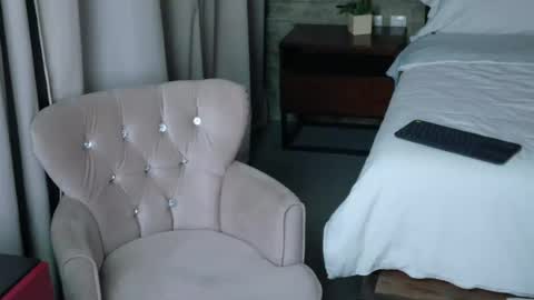 Sexy GILF Allie Kay online show from August 8, 6:02 am