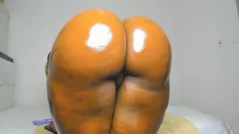sexybootydoll online show from July 21, 9:39 pm