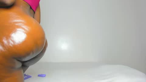 sexybootydoll online show from August 8, 9:37 pm
