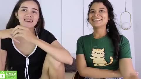 chanell and yina online show from August 8, 4:07 pm