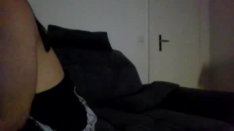 Sexy couple with a squirting lady online show from April 18, 2:05 am