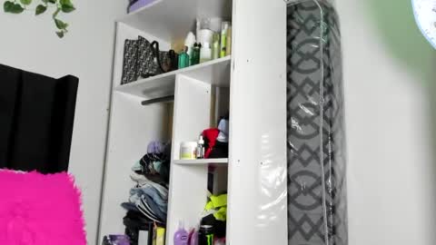 sexydee573065 online show from September 8, 4:30 am