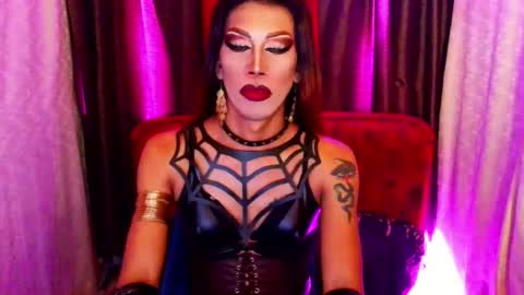 Devine online show from August 6, 10:31 pm