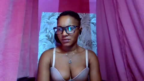 sexydoll32 online show from August 5, 12:19 am