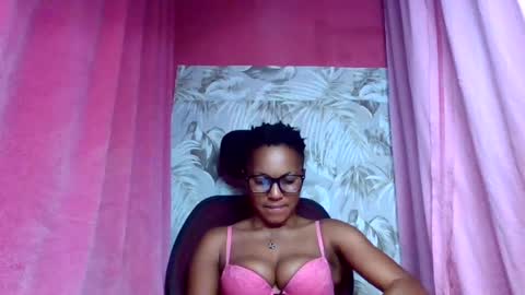 sexydoll32 online show from August 12, 11:29 pm