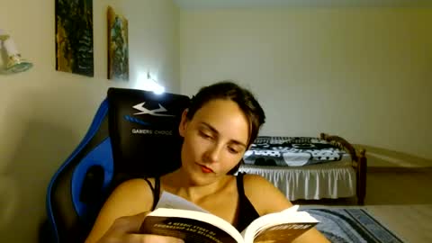 sexyemma09 online show from August 9, 10:22 pm