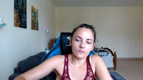 sexyemma09 online show from August 12, 9:33 am