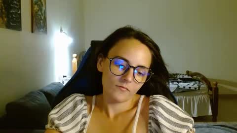 sexyemma09 online show from August 12, 8:22 pm