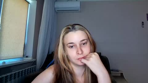 sexyemma09 online show from August 13, 10:18 am