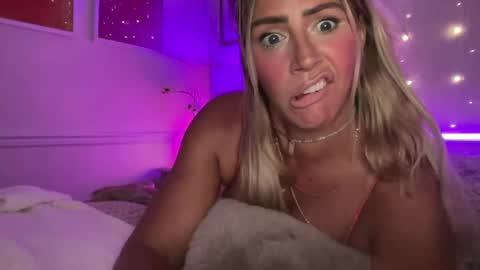 Ashley Love online show from July 18, 4:30 pm