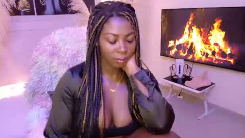 hotebony online show from August 13, 1:47 pm