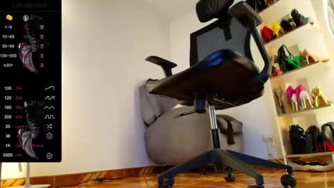 katalina larson online show from August 14, 5:44 am