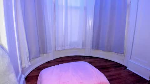 Peaches online show from May 16, 9:31 am