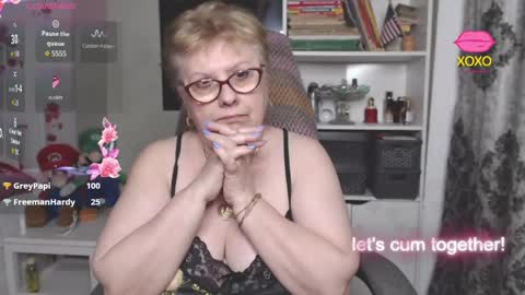 sexylynette4u online show from May 20, 2:51 pm