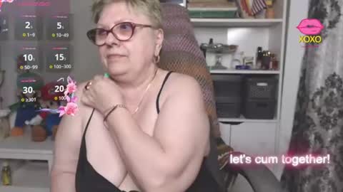 sexylynette4u online show from August 10, 11:22 am