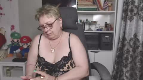 sexylynette4u online show from August 13, 2:42 pm