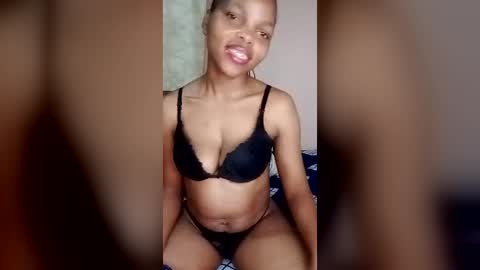 sexysmall52993 online show from August 15, 11:30 pm