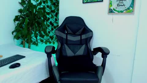 sexytommy_ online show from June 27, 3:59 pm
