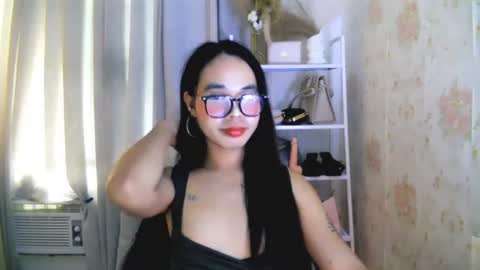sexytrixie11 online show from July 23, 5:54 am