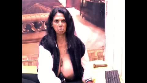sexyva4u2luv online show from August 11, 8:49 am