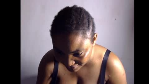 sexyvvy online show from September 5, 7:13 am