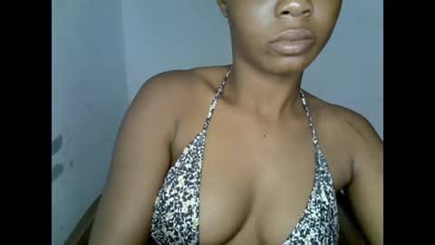 sexyxpeach online show from August 12, 11:40 pm