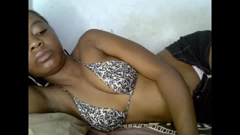 sexyxpeach online show from August 13, 4:26 am