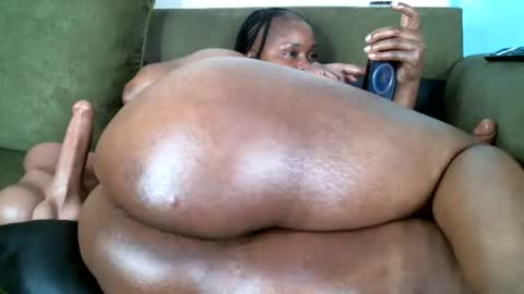 sexyyebonyy7 online show from August 5, 5:11 pm