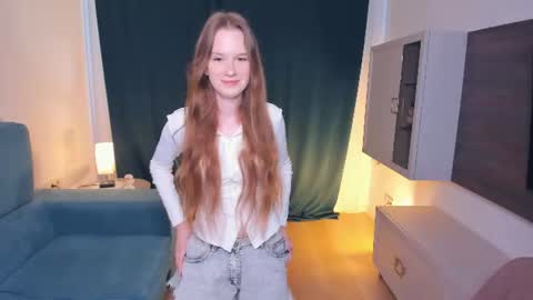Lola online show from August 11, 8:27 am