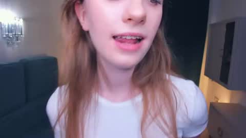 Lola online show from August 12, 2:52 pm