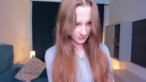Lola online show from August 17, 9:25 am