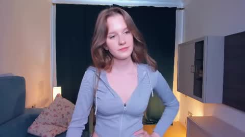 Lola online show from August 17, 11:37 am