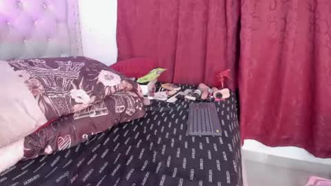 shadow_queen666 online show from July 5, 6:49 am