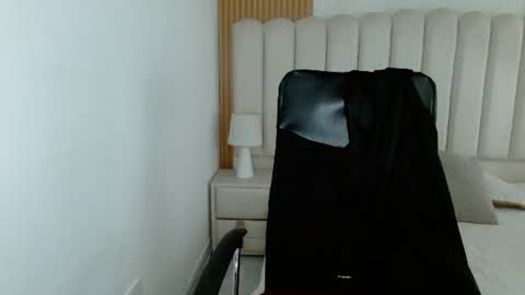 shanelle online show from August 11, 3:36 pm