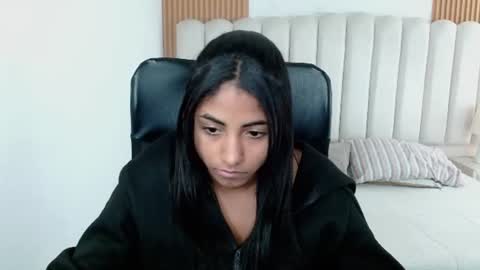 shanelle online show from August 14, 3:26 pm