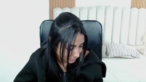 shanelle online show from August 14, 5:38 pm