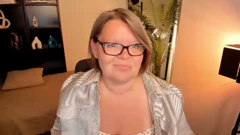 Shannon online show from August 7, 6:30 pm