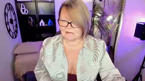 Shannon online show from August 8, 7:52 am