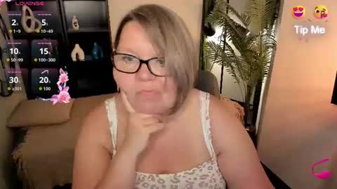 Shannon online show from August 31, 1:01 pm