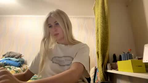Bella online show from August 8, 11:49 pm