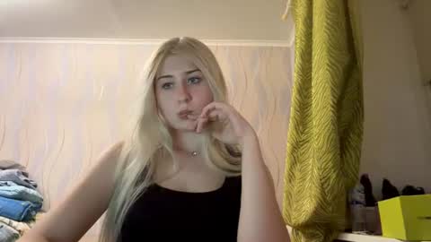 Bella online show from August 10, 6:42 pm