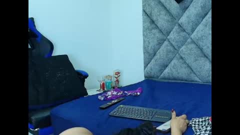 shantey online show from August 5, 7:23 pm
