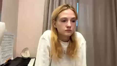 Anne online show from August 15, 4:44 pm