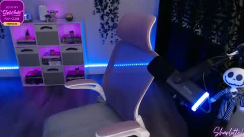 SharlotteL online show from August 8, 12:22 am