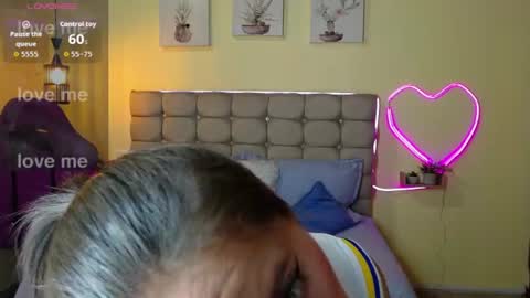ESTEFI  online show from August 8, 8:31 pm