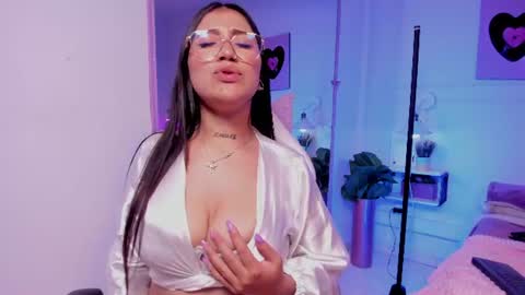 Sharon online show from August 5, 8:29 pm