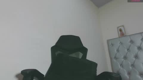 sharonths online show from August 11, 11:40 pm