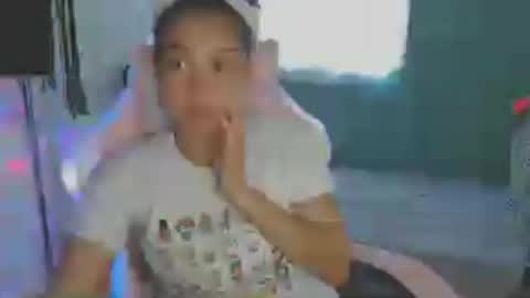 Shayna online show from July 29, 9:33 pm